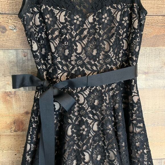 Betsy & Adam David’s Bridal Black Lace Sleeveless A-line Dress SZ 6 - Picture 3 of 11